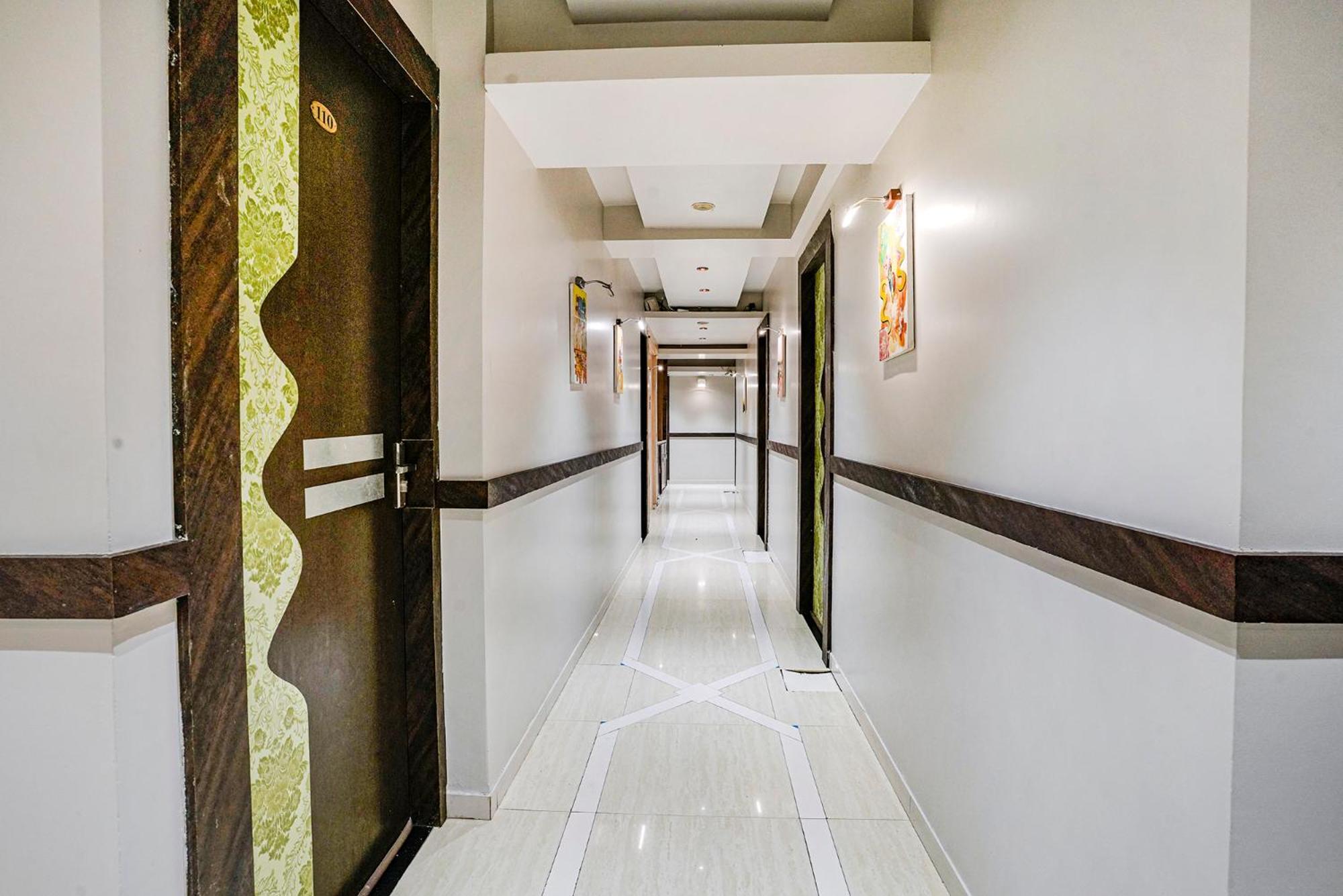 Fabexpress Amber Corp Inn - Nr Nesco Exhibition Center Mumbai Exterior foto
